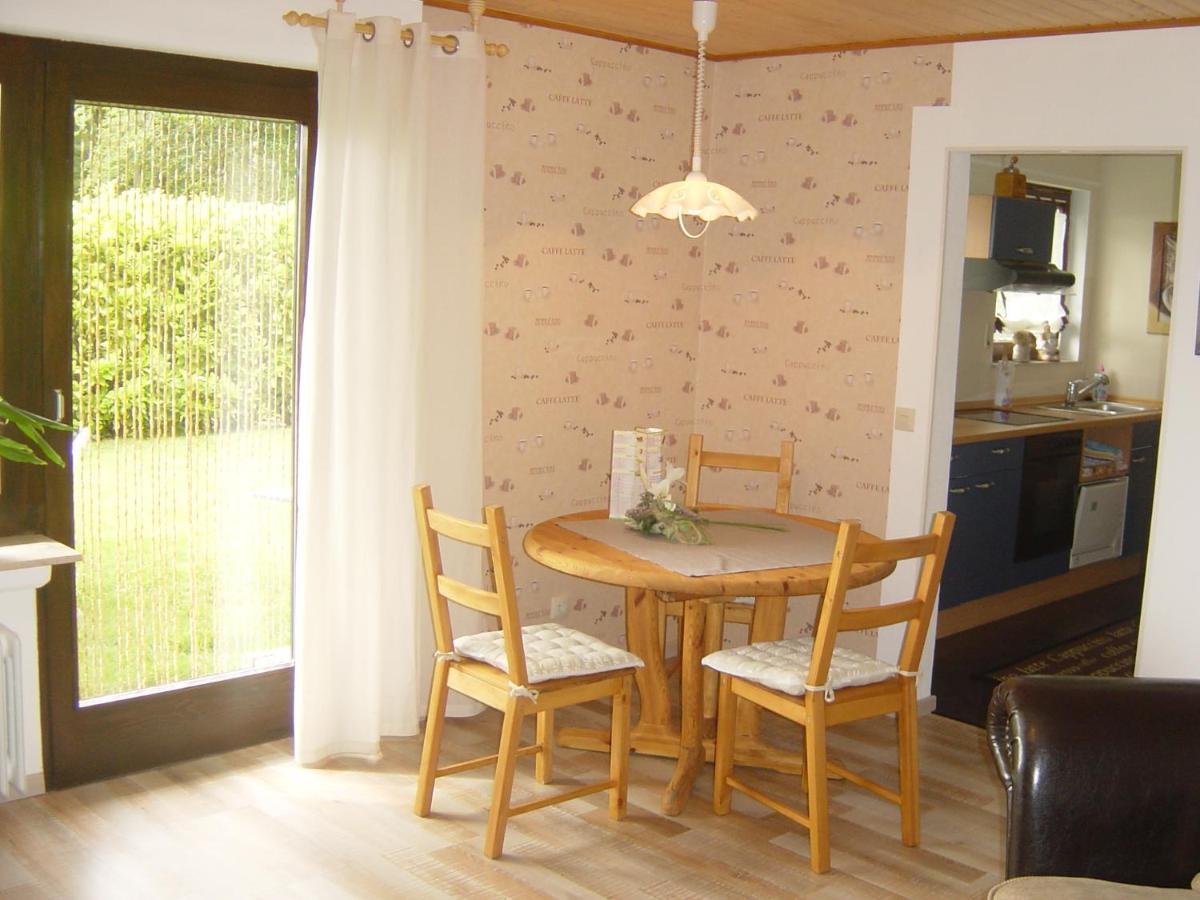Haus Am Wald Apartment Hillscheid ภายนอก รูปภาพ