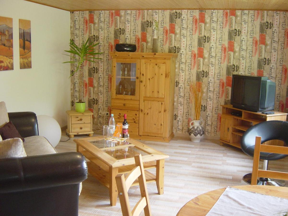 Haus Am Wald Apartment Hillscheid ภายนอก รูปภาพ